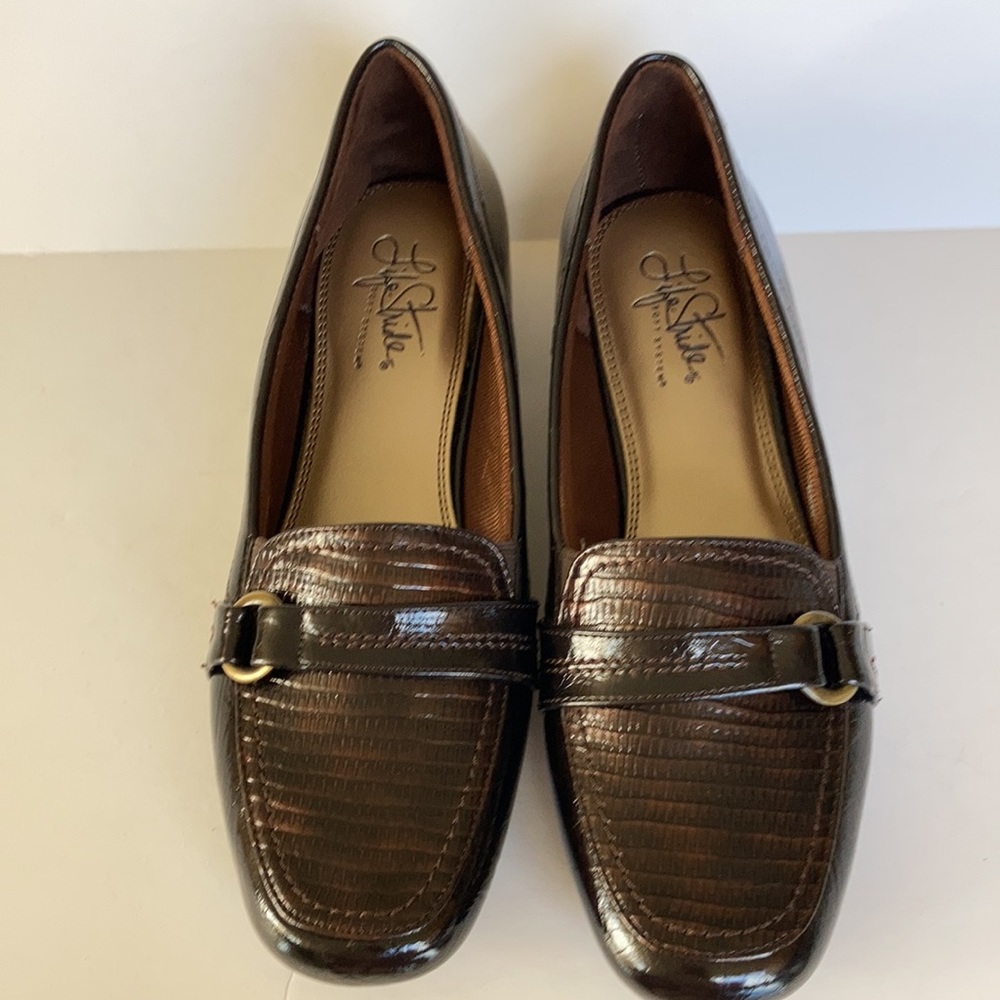 Beautiful & Comfy Life Stride Faux Lizard Loafers Women Size 8